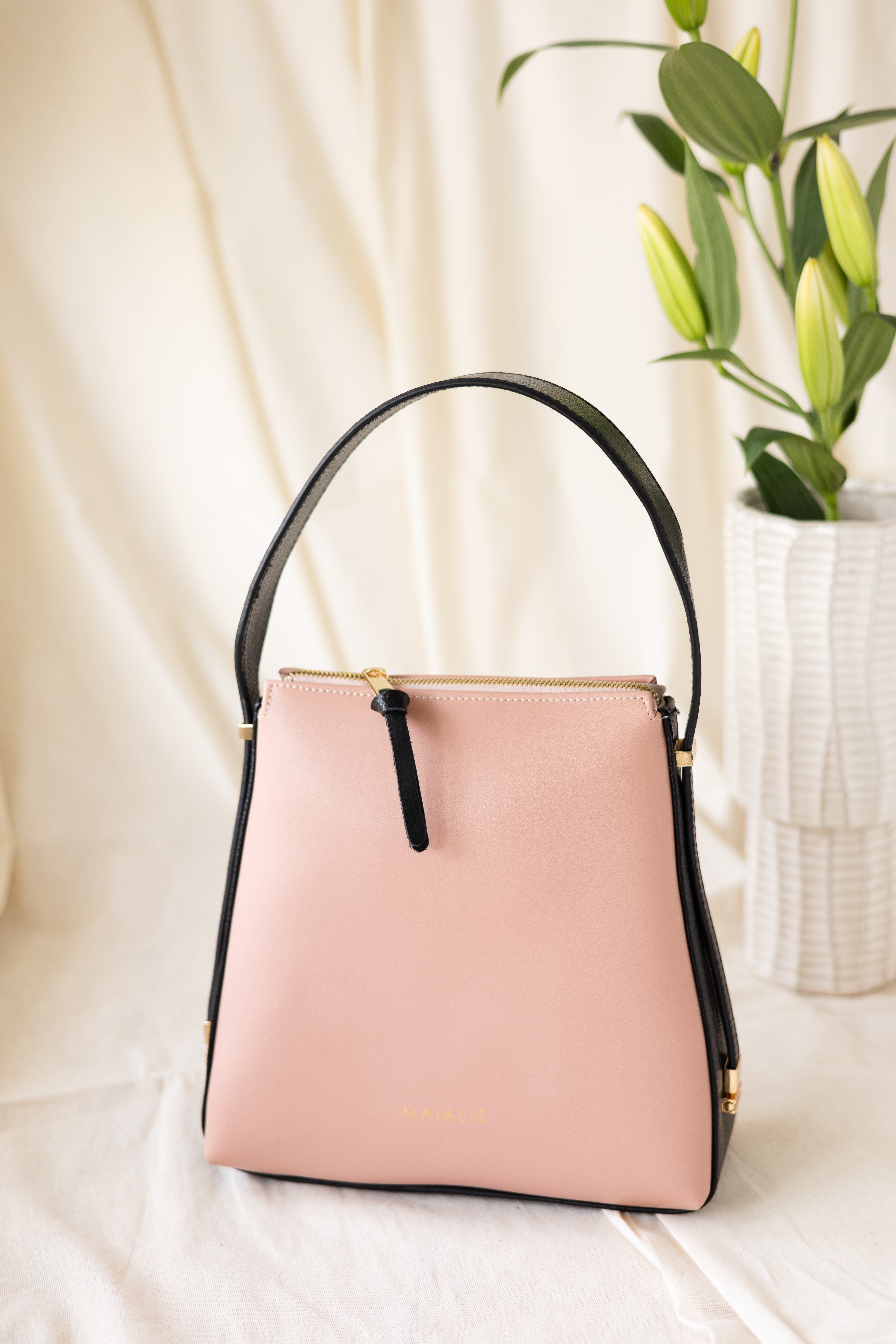 Olivia Light Pink & Black